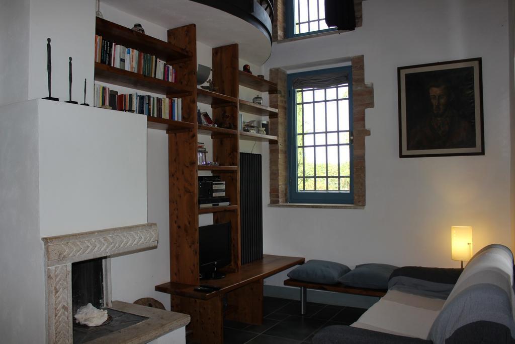 Monteriggioni Suite Phòng bức ảnh